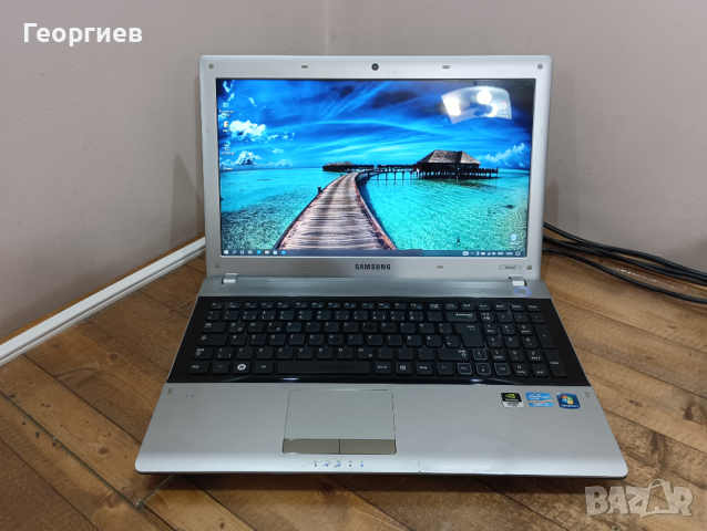 Лаптоп i3  Samsung RV520 