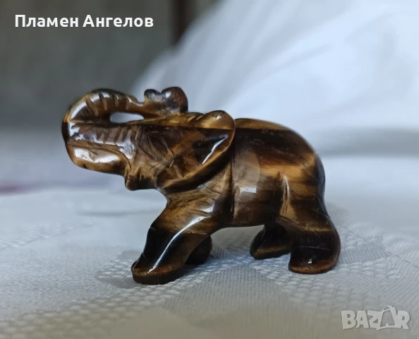 Фигурка - слонче от тигрово око