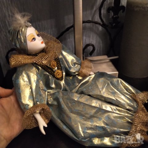 Колекционерска порцеланова кукла , снимка 2 - Колекции - 38409657