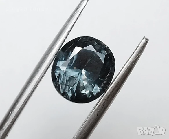 Искрящ шпинел в леденикаво синьо и тегло 1.98кт! Нов!