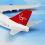 Бойнг 747 самолет модел макет Virgin Atlantic метален черна кутия стюардеса, снимка 6