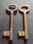 Два стари ключа от соца редки за КОЛЕКЦИЯ ДЕКОРАЦИЯ БИТОВ КЪТ 40999, снимка 1 - Други ценни предмети - 44708182