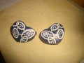 СТАРИ ПОСРЕБРЕНИ СЪРЦЕВИДНИ с ФАСЕТИРАНИ ЦИРКОНЧЕТА МЕДНИ ЕМАЙЛИРАНИ ВИНТИДЖ ОБЕЦИ 28347, снимка 1