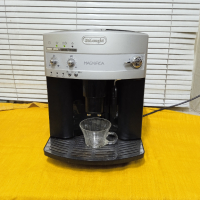 Кафе автомат Delonghi Magnifica  ESAM 3200, снимка 1 - Кафемашини - 44747200
