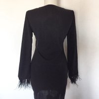 Черна елегантна рокля с дълъг ръкав с пера, снимка 2 - Рокли - 42605438