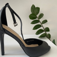 Нови сандали на ток, снимка 2 - Дамски обувки на ток - 44683498