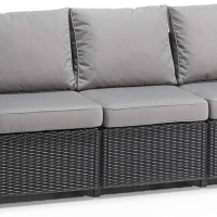 Продава ратанов комплект - два фотьойла, триместен диван и маса, оборудвани със меки седалки и въз, снимка 2 - Други - 44683035