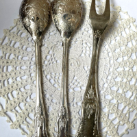 Красиви посребрени прибори за сервиране от Англия, снимка 9 - Антикварни и старинни предмети - 44687865