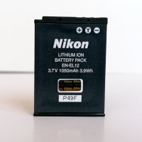 Оригинално зарядно Nikon MH-63 и батерия Nikon EN-EL12, снимка 1 - Батерии, зарядни - 34098987