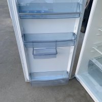 Малък хладилник AEG  за вграждане 102 см, снимка 2 - Хладилници - 39363988