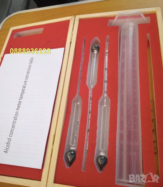 Прецизен спиртомер с термометър с таблица в кутия, с мензура със стойка, снимка 1