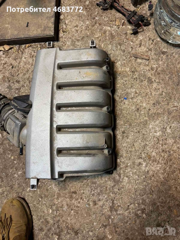 Ляв всмукателен колектор за Ауди Audi A8L 6.3L W12 500ps. само за 400лв. 07p133201d 07p133185d, снимка 1