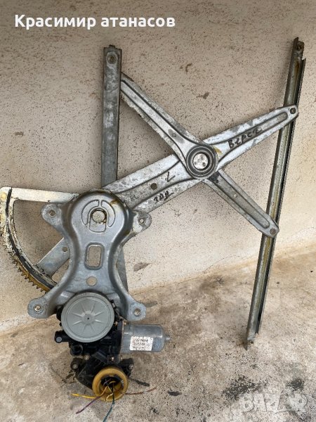 Машинка ел. стъкло задна лява за Тойота корола версо.69840-0F20., снимка 1