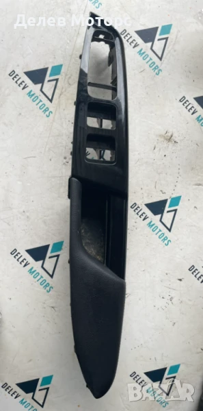 Подлакътник за предна лява врата 82710-F1010 от Kia Sportage 2.0 CRDI, engine D4HA, gearbox JMJQA4, снимка 1