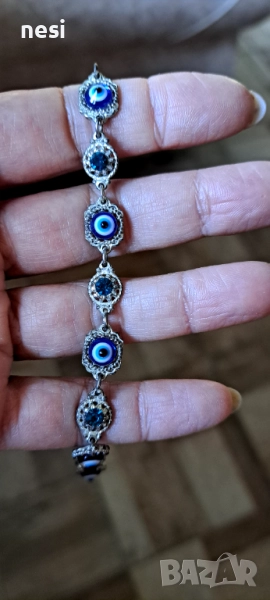 Посребрена гривна с камъни, снимка 1