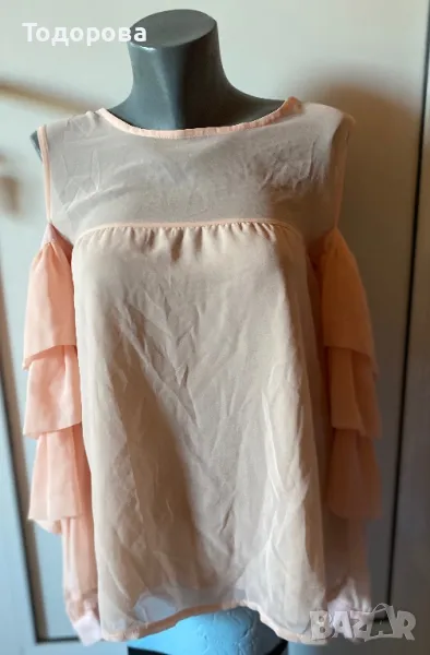 Елегантна блуза с ръкави на волани, цвят корал и оголени рамене, снимка 1