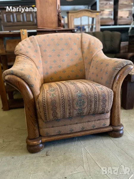 Фотьойл с тапицерия и масивна дървена основа - Внос от Холандия, снимка 1