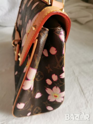 Продавам Louis Vuitton чанта   размер  размер   32  см / 22 см, снимка 2 - Чанти - 35594744