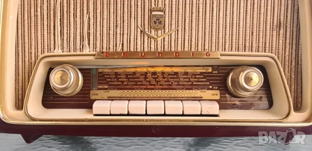 Лампово радио Grundig Type 97, снимка 2 - Радиокасетофони, транзистори - 49290370
