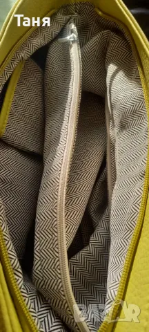 Дамска чанта , снимка 2 - Чанти - 47613937