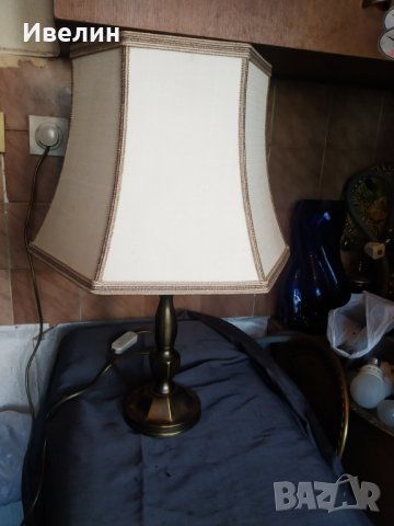 настолна лампа в класически стил, снимка 1 - Настолни лампи - 30560375