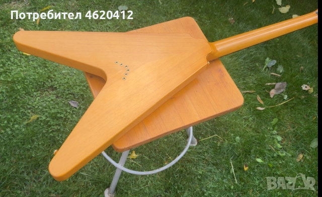 Epiphone Inspired by Gibson Custom 1958 Korina Flying V Aged Natural Gloss, снимка 7 - Китари - 52246463