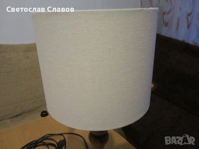 Дизайнерска настолна лампа със стойка от релефно струговано дърво , снимка 3 - Настолни лампи - 53253142