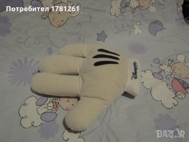 Ръкавица на Мики Маус