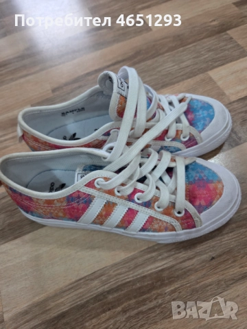 Момичешки кецове Adidas 35,5, снимка 2 - Детски маратонки - 52418143