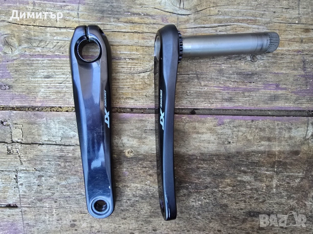 Курбели Deore XT и овален венец Absolute Black