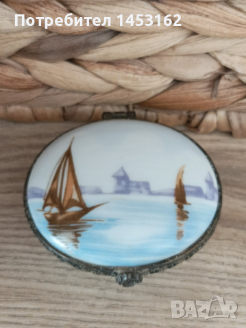 Старинна порцеланова кутийка , снимка 3 - Антикварни и старинни предмети - 44793790