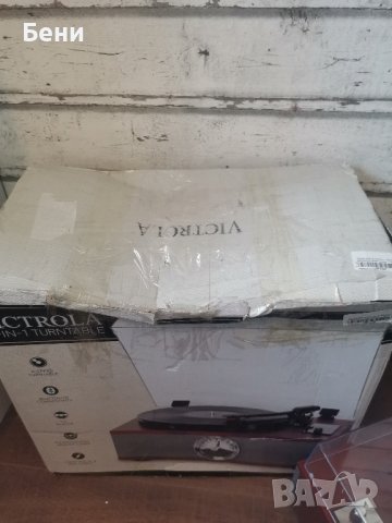 Продавам грамофон /CD/радио/Bluetooth с говорители чисто нов Victrola , снимка 4 - Грамофони - 37437010
