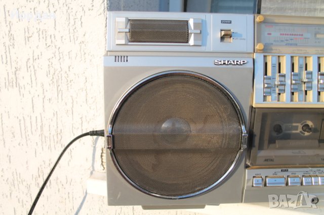 Радио касетофон ''Sharp GF 575 Z'', снимка 2 - Радиокасетофони, транзистори - 44435978