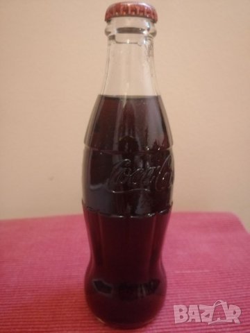 Колекционерска бутилка Кока Кола, неотваряна. 