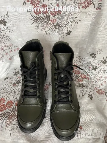 Маслинено зелени боти