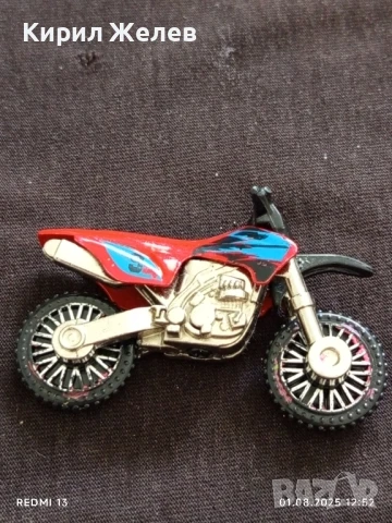 Метален кросов мотор много красив за КОЛЕКЦИЯ ДЕКОРАЦИЯ 31116, снимка 2 - Колекции - 51215420