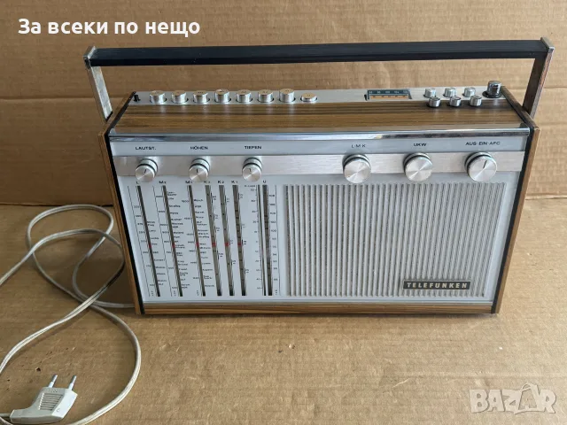 Старо немско радио Telefunken Atlanta de luxe, снимка 2 - Радиокасетофони, транзистори - 55951923