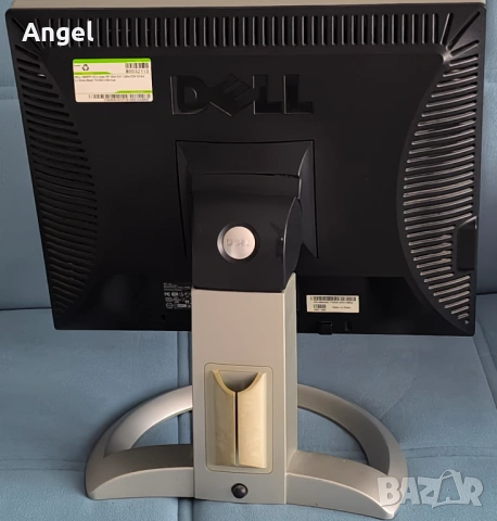 Монитор Dell 19 inch, снимка 3 - Монитори - 53963242