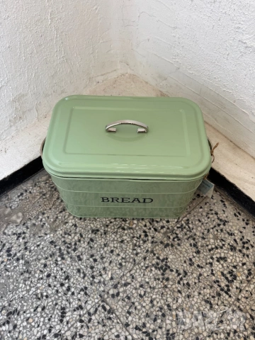 Метална Кутия за Хляб KitchenCraft Living Nostalgia Bread Bin Ретро Дизайн, Голям Капацитет!, снимка 2 - Кутии за храна - 53924068