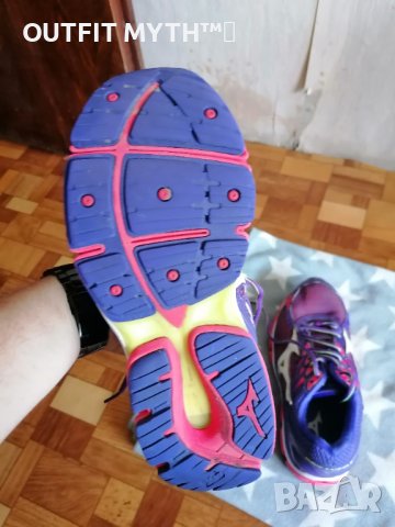 MIZUNO ДАМСКИ МАРАТОНКИ, снимка 2 - Маратонки - 42049987