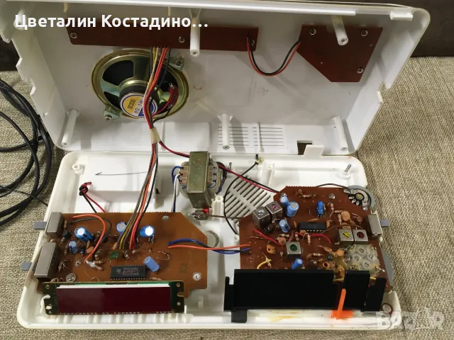 настолен, немски радиочасовник, снимка 10 - Радиокасетофони, транзистори - 56536948