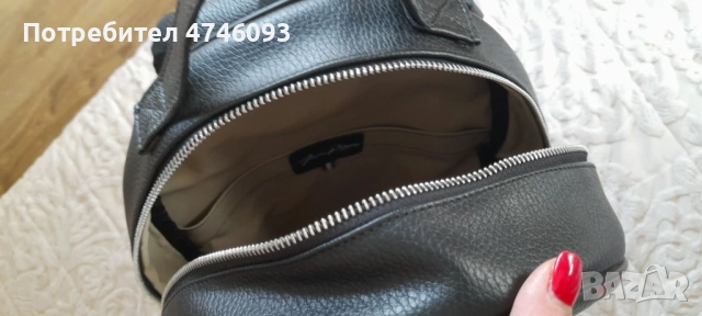  раница от италианския бранд Alviero Rodriguez., снимка 12 - Раници - 54188899