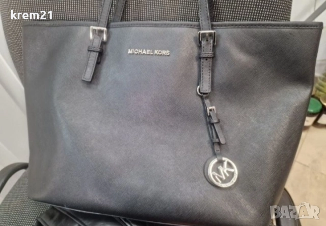 Michael Kors дамска черна чанта, снимка 6 - Чанти - 52476933