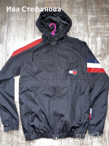 Оригинално ново яке с качулка ветровка горница Tommy Hilfiger , снимка 3 - Спортни дрехи, екипи - 39048097