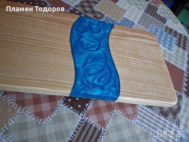Ръчно изработени дървени дъски с епоксидна смола