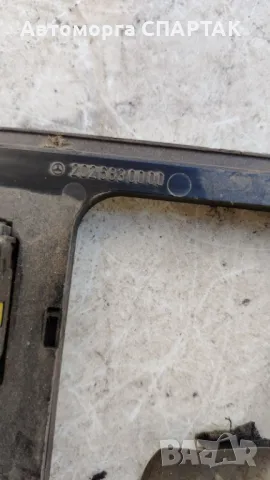 2026830000 Mercedes w202 рамка бутон декор, снимка 2 - Части - 47694892