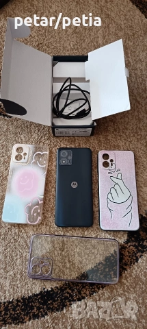 Motorola E13 +три кекса и слушалки 