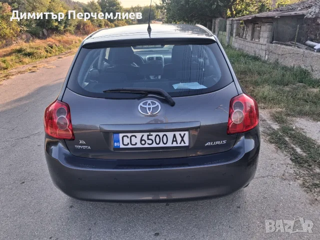 Тойота Аурис газ бензин, снимка 2 - Автомобили и джипове - 55985108