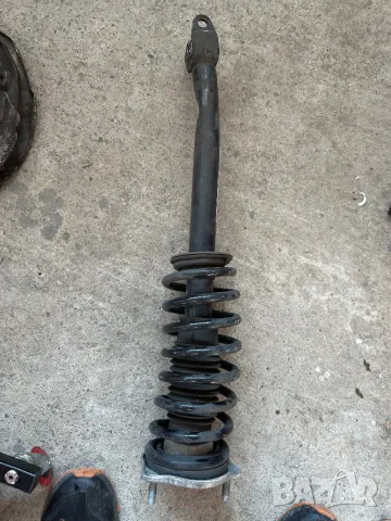 пружина за преден амортисьор мерцедес Е класа W213 2018 , снимка 2 - Части - 49052873
