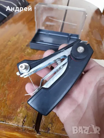 Стара ръчна шевна машина #3, снимка 3 - Други ценни предмети - 49622237